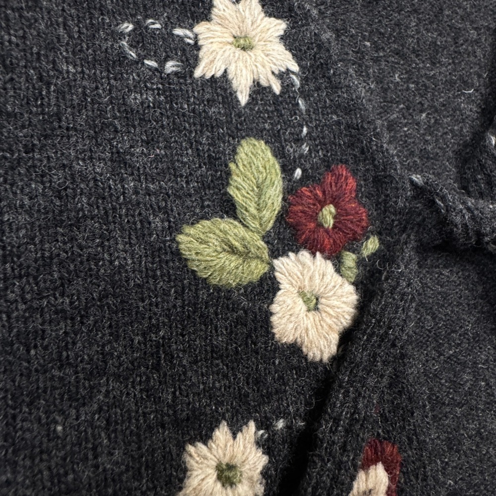 Woolrich Lambswool Floral Embroidered Cardigan Sweater Onyx Heather Gray Small - Picture 6 of 15
